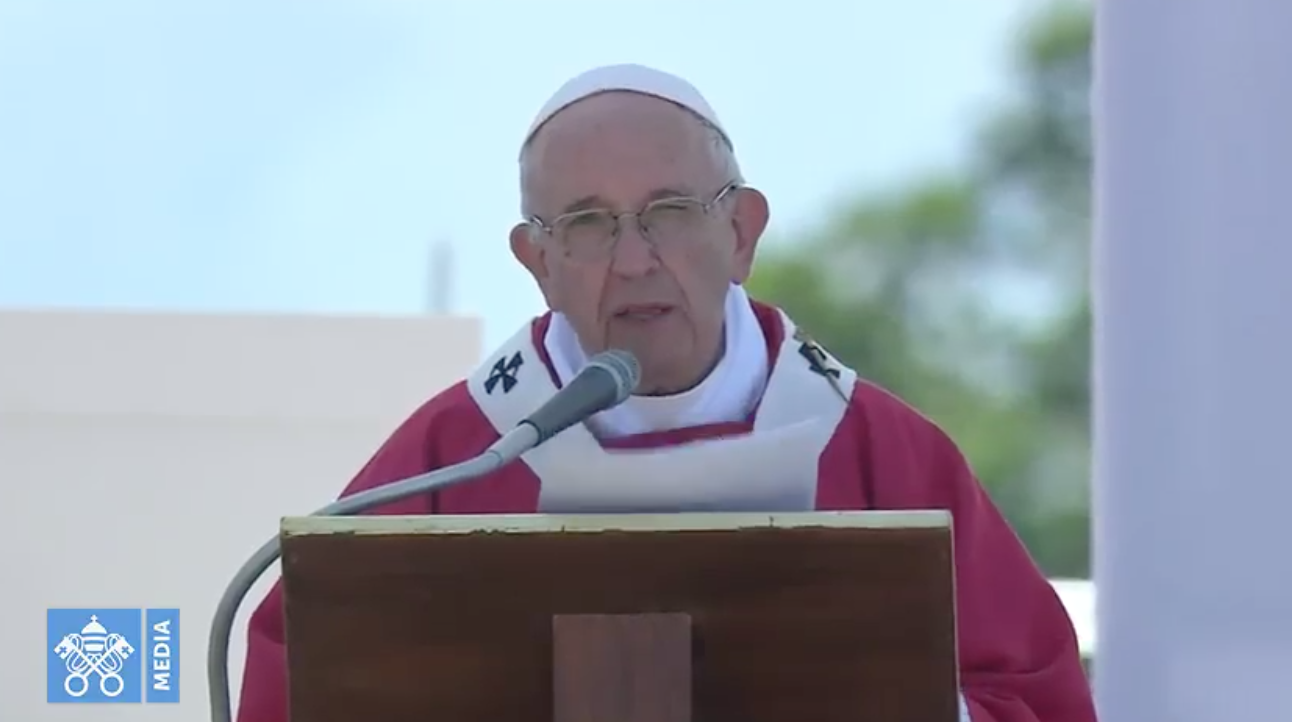 Covid, Papa Francesco: “Vaccinarsi è un atto d’amore”