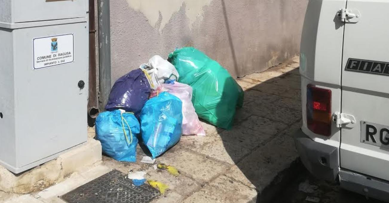 Rifiuti a Vittoria, la Commissione precisa: “Non è nostra intenzione vessare i cittadini”