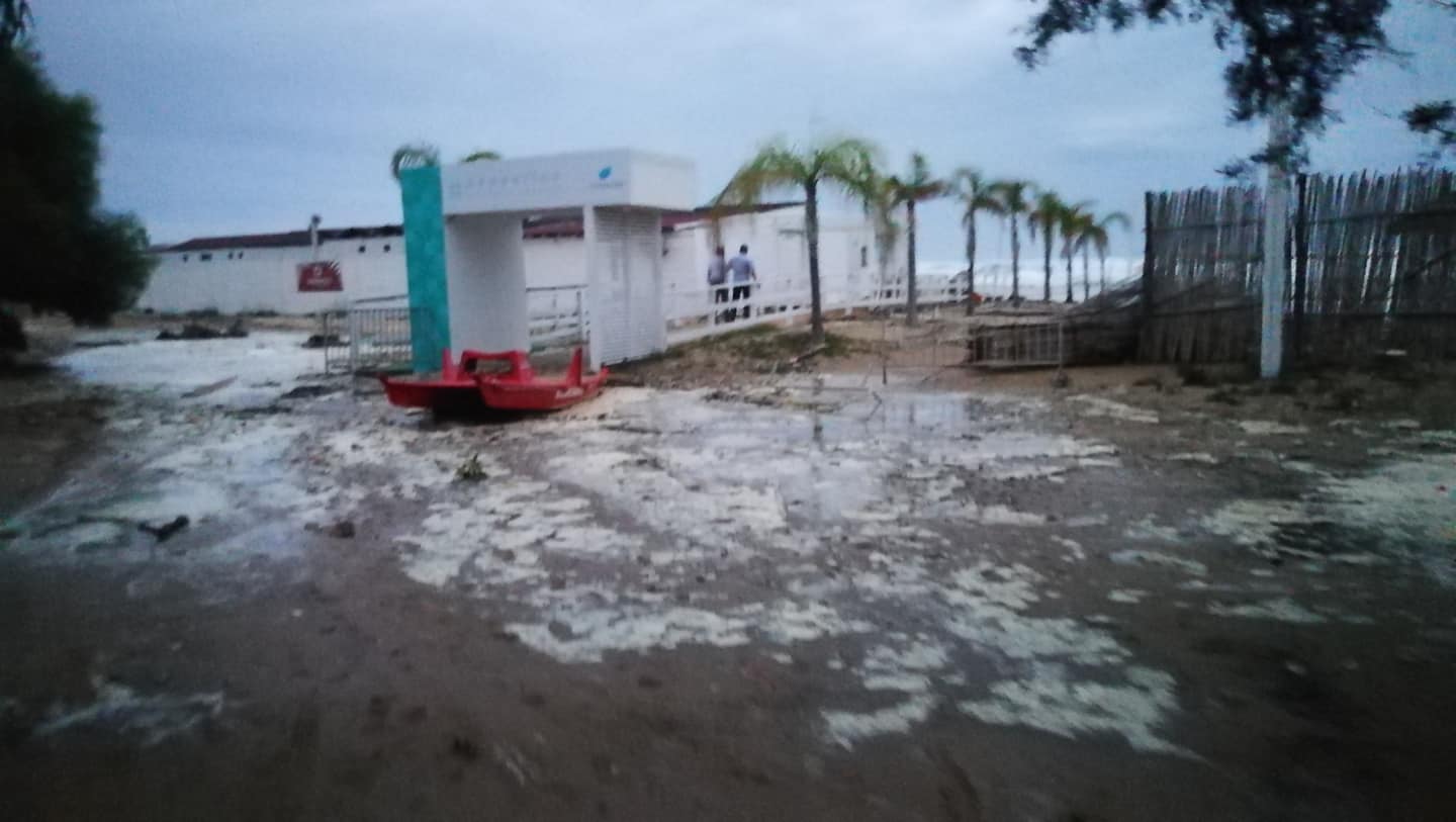 I danni negli chalet e nel lungomare di Sampieri. FOTO GALLERY E VIDEO