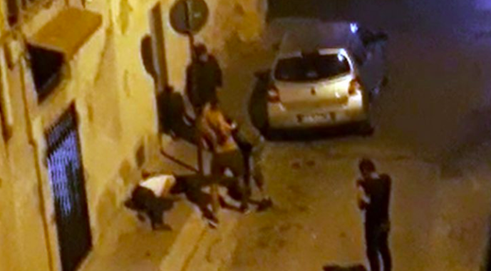 Le vie di Santa Croce Camerina guerriglia urbana tra extracomunitari