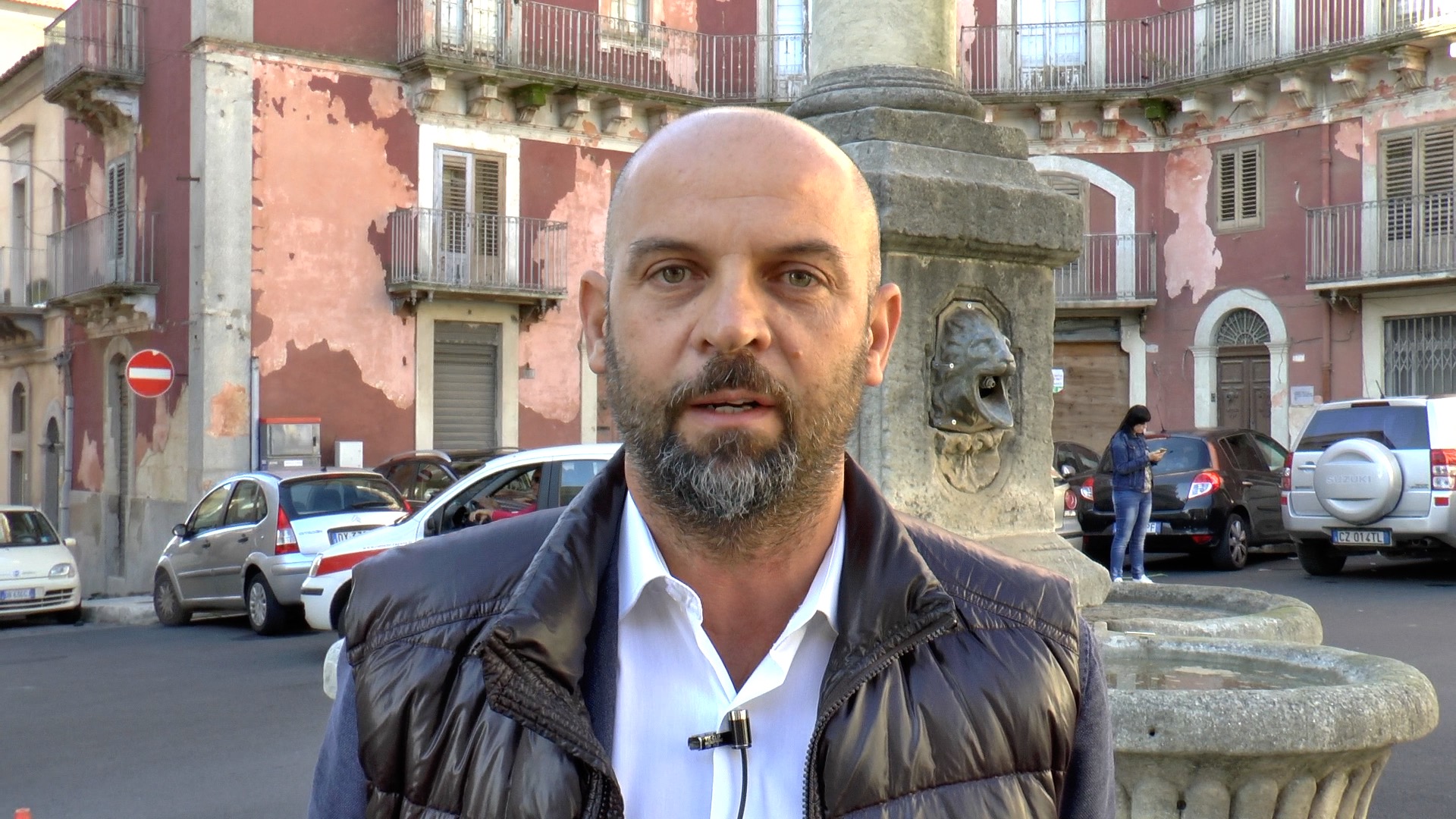 Piazza Fonti, riposizionati i mascheroni della fontana che mancavano da oltre cinque anni