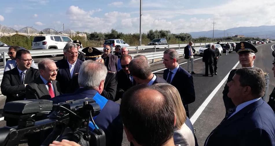 Inaugurato il nuovo collegamento stradale veloce con l’aeroporto di Comiso. Sarà più facile raggiungere lo scalo dalla strada Ragusa – Catania
