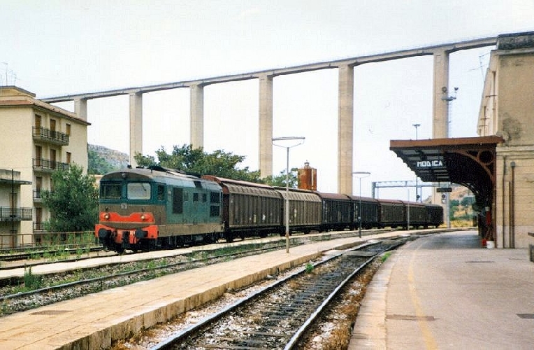 La tratta ferroviaria Scicli-Modica-Ragusa in declino diventi turistica. Lo chiede l’On. Minardo