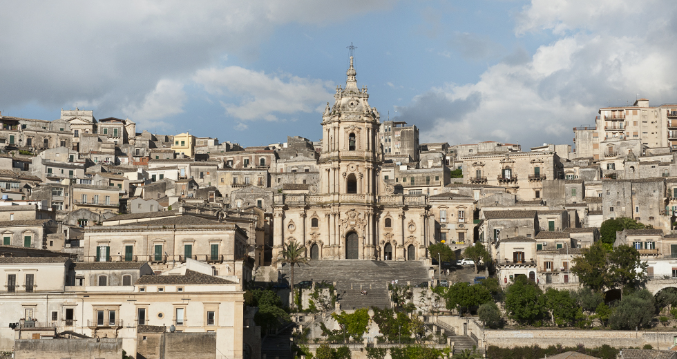 Modica: la comunità di San Giorgio celebra il 25° anniversario dell’Ordinazione sacerdotale di Padre Michele Fidone