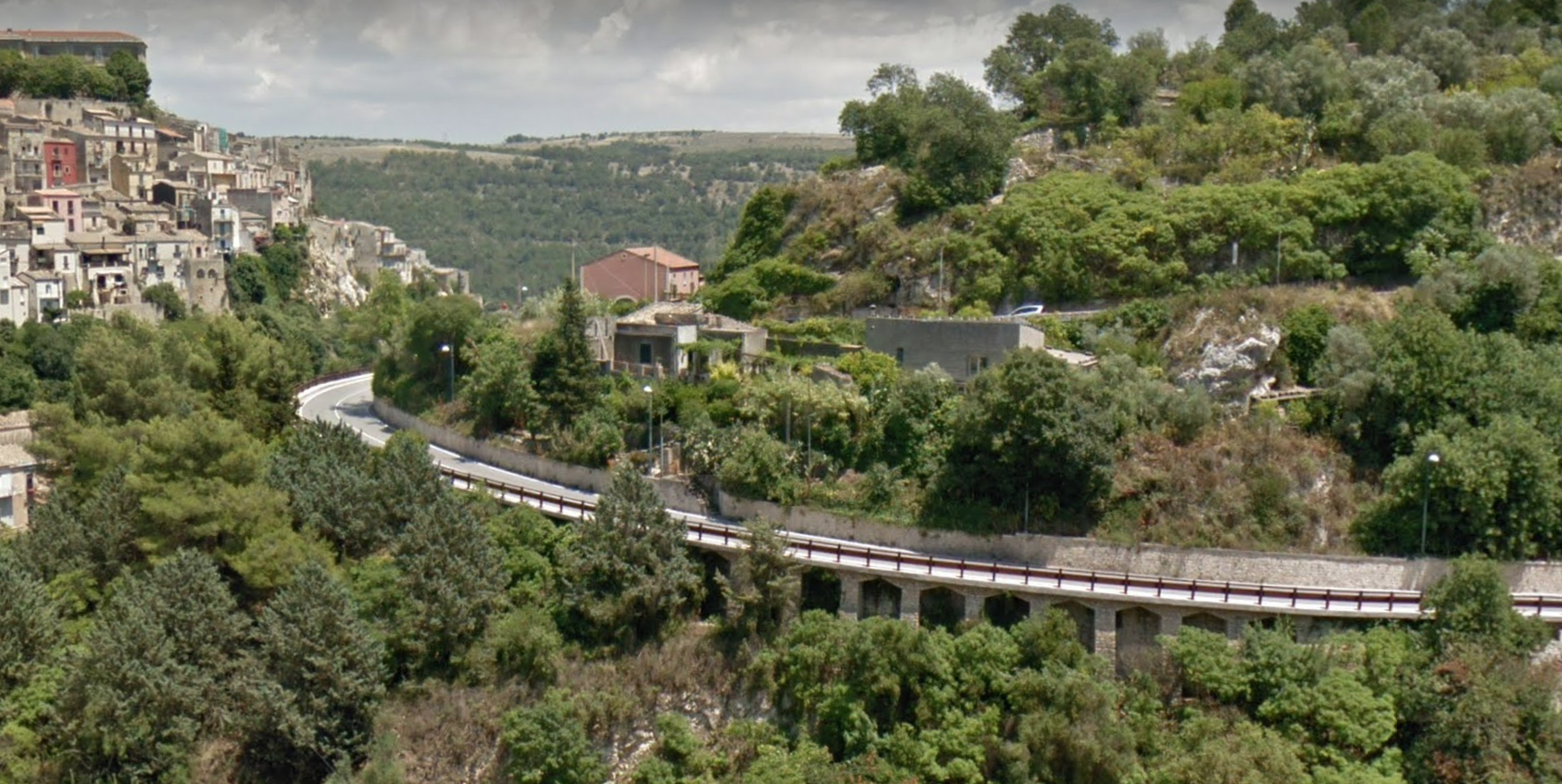 Ibla parzialmente isolata per due giorni. Verrà chiuso il viadotto d’accesso