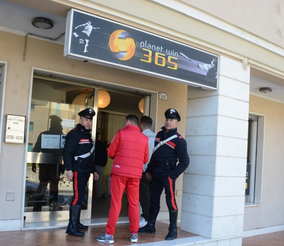 Furto con scasso all’agenzia Planetwin 365 di Ragusa
