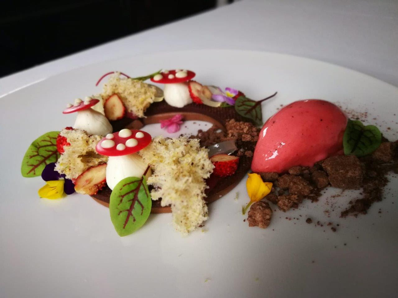 Per lo chef Natale Giunta fiori d’arancio e sfida culinaria con lo stellato Accursio Craparo a Taormina