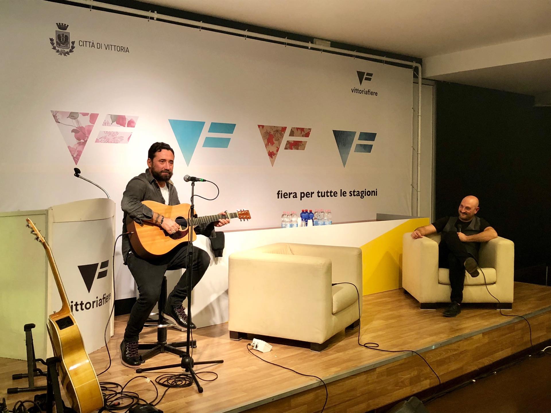 Successo a Vittoria con Federico Zampaglione alla Campionaria d’autunno