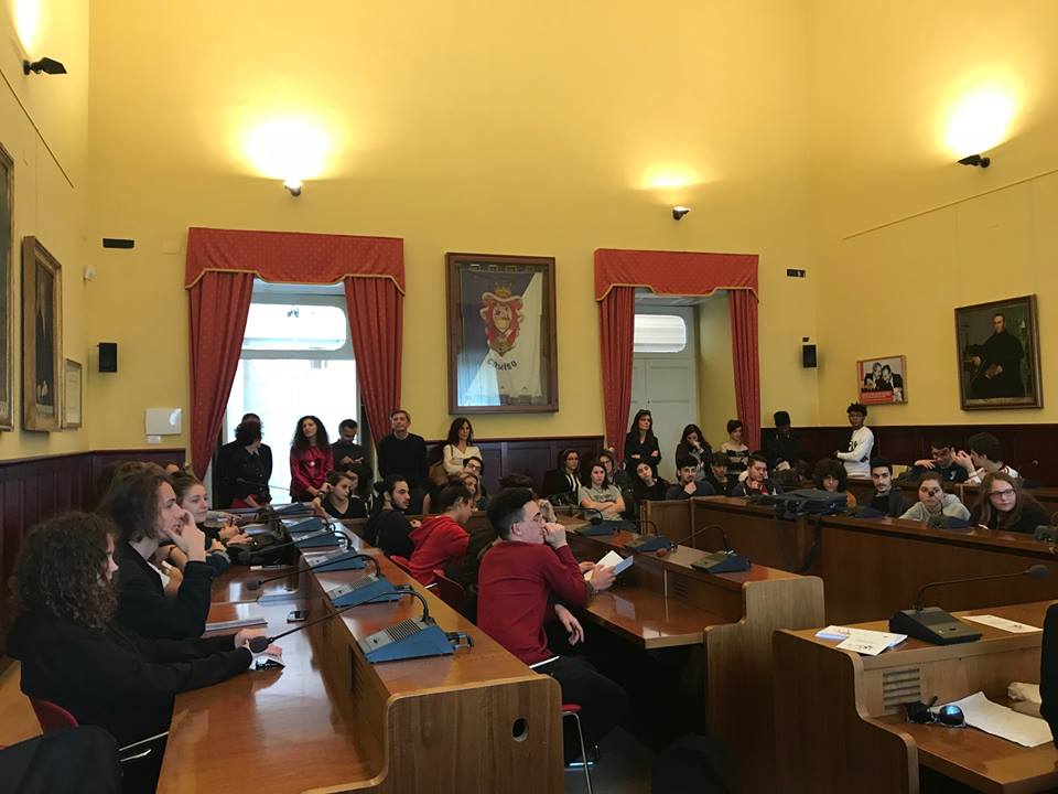 “Dall’ombra alla luce” il progetto alternanza scuola lavoro a Comiso con la Cooperativa Filotea