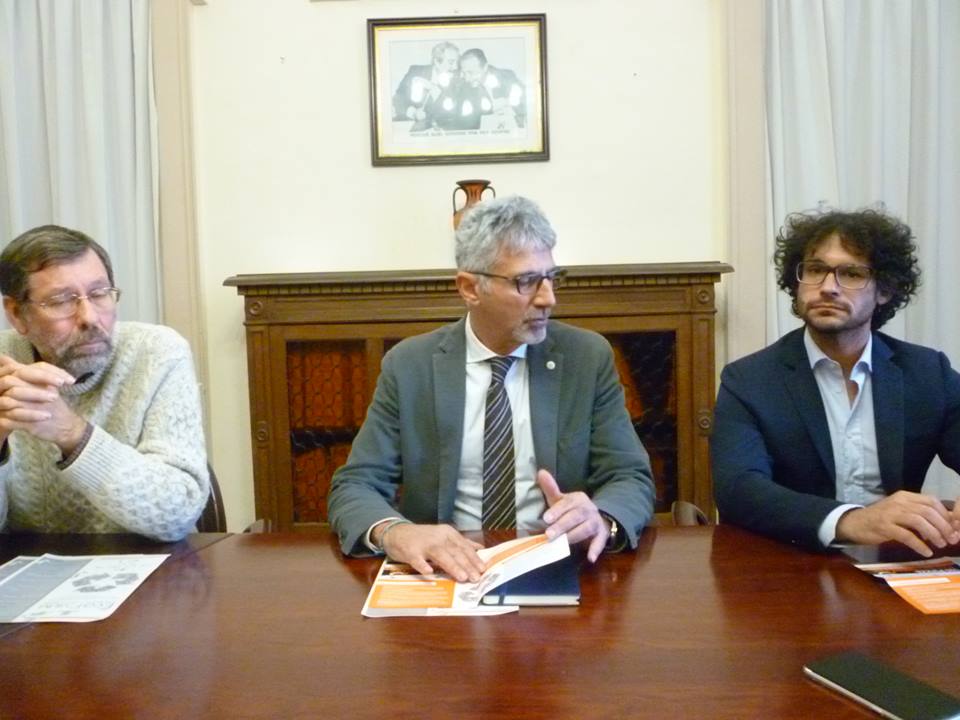 Presentata al comune l’iniziativa “100 Piazze per differenziare”