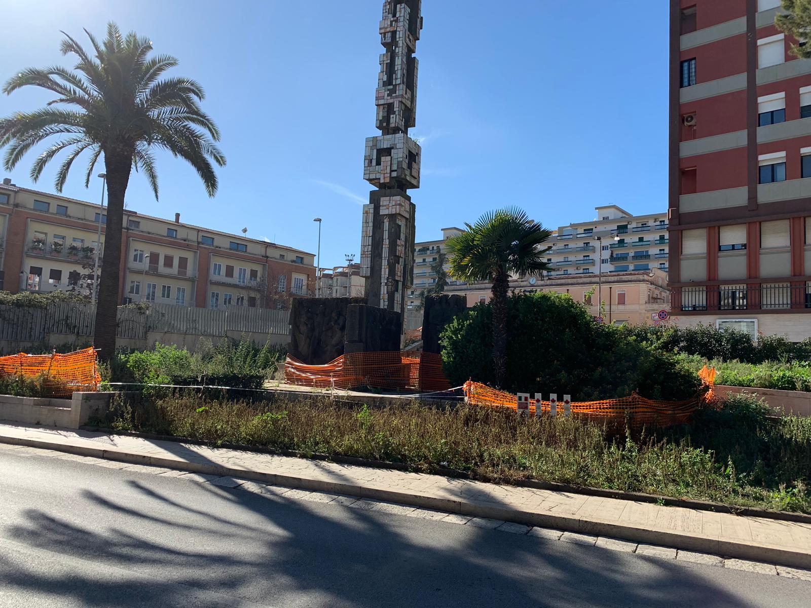 Il monumento ai caduti è in una situazione pessima. A denunciarlo il consigliere Iurato