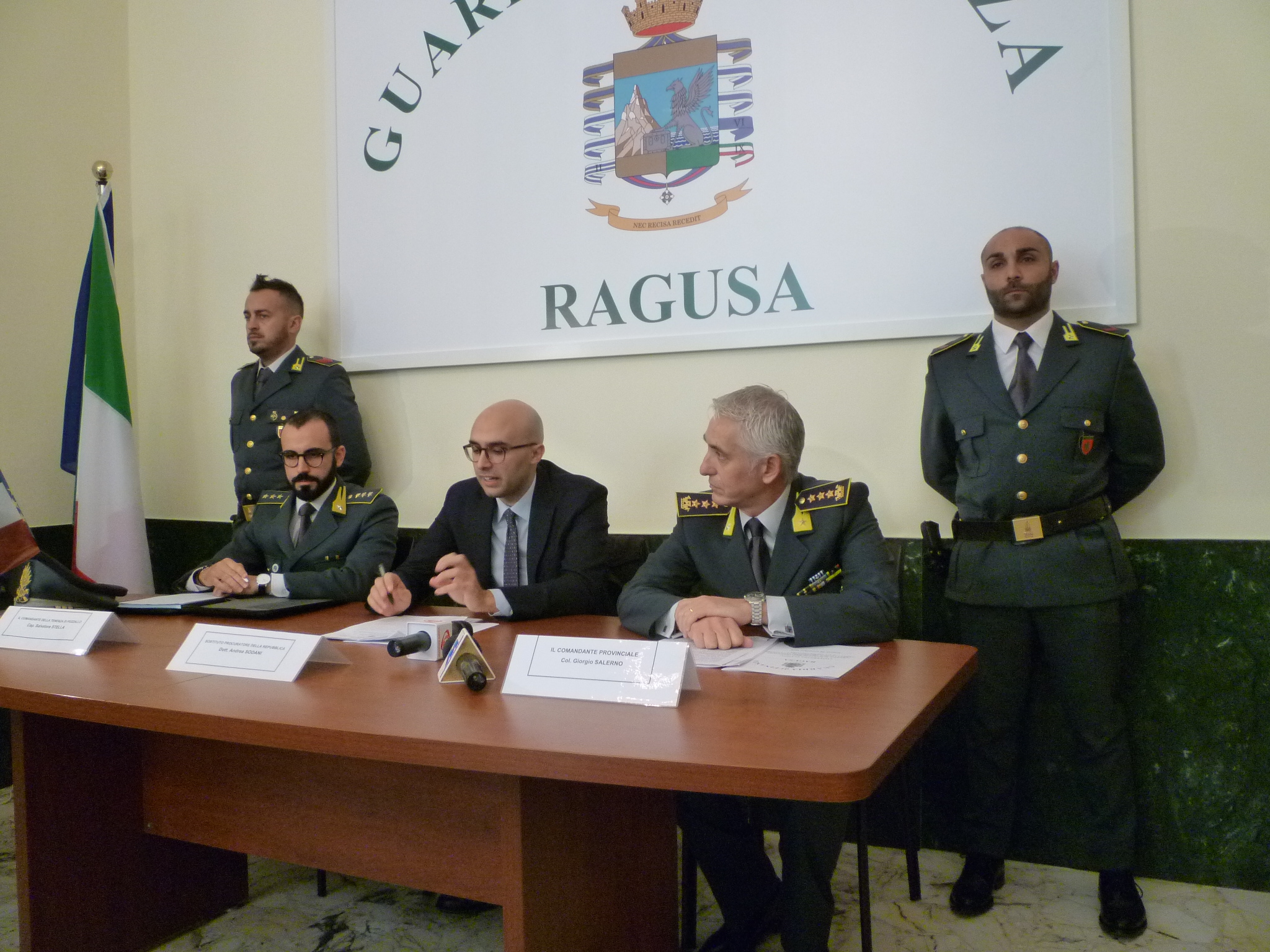 Ecco come due promotori finanziari e un imprenditore hanno truffato per 4 milioni di euro. Illustrati i particolari in conferenza stampa