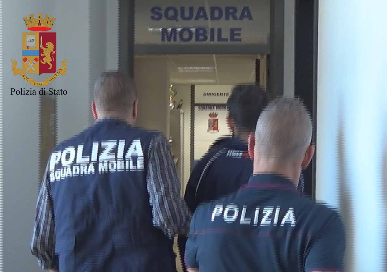 Arrestato pedofilo che ai domiciliari continuava ad adescare giovani vittime (VIDEO)