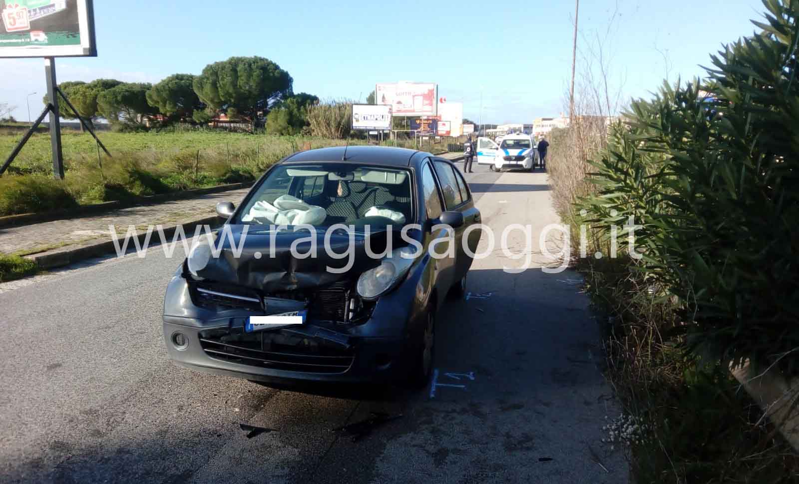 Spettacolare incidente all’ingresso di Ragusa per fortuna senza conseguenze. Traffico in tilt. FOTOGALLERY