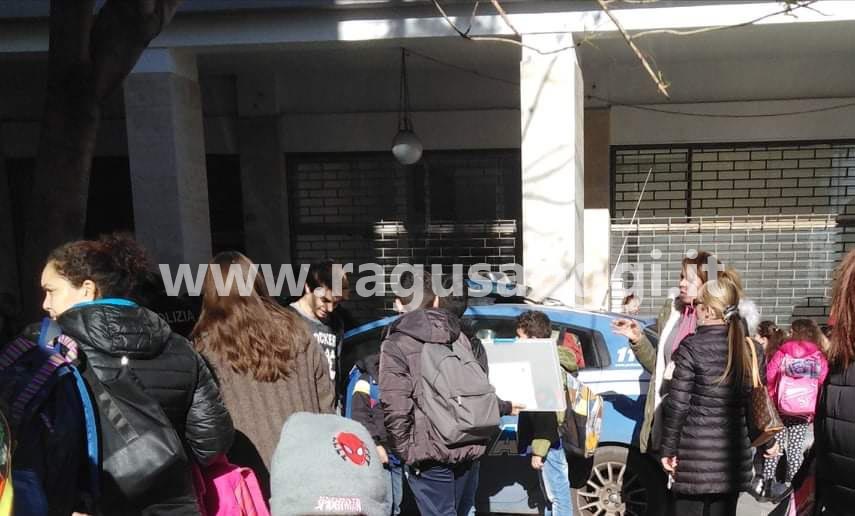 Mamma aggredita all’uscita del supermercato a Vittoria da un’altra donna. FOTOGALLERY