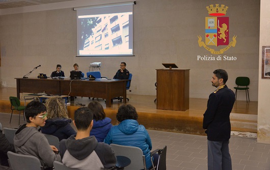 La polizia di Stato incontra gli studenti ragusani.