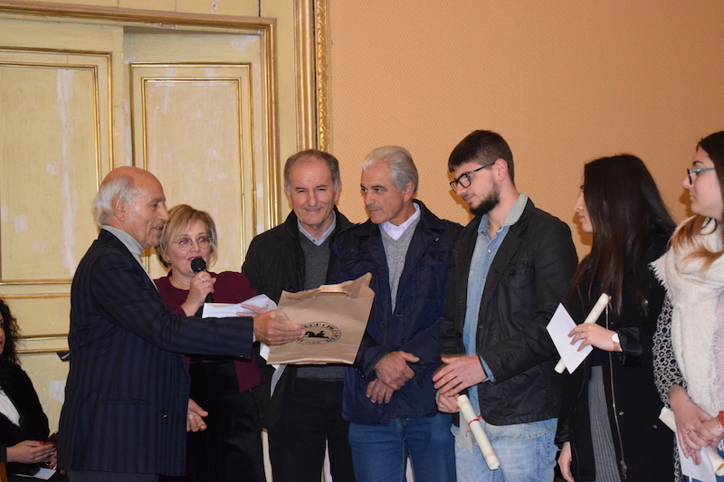 Assegnata la borsa di studio “Dario Campo”. Decimo anno. E’ andata a Sefora Donzella e Paola Rinzo