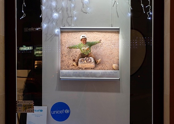 Vetrina d’Autore per l’Unicef Ragusa nel cuore storico di Scicli