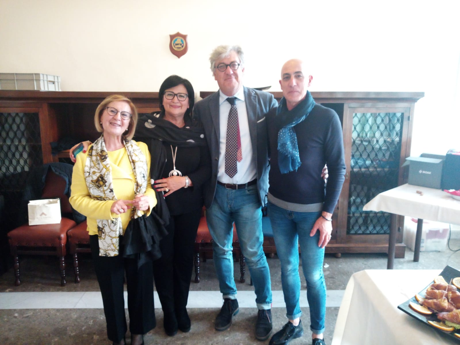 In pensione dopo 42 anni di  onorato servizio la modicana marina Paternò.