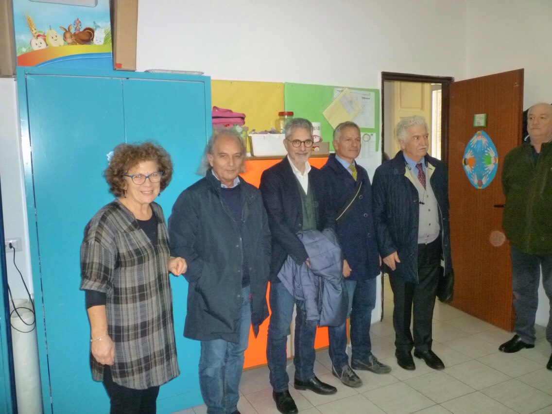 I giornalisti ragusani alla mensa scolastica del capoluogo