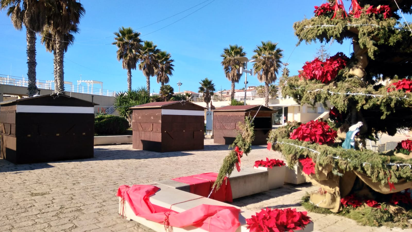 Natale al Porto: è l’ora anche dei mercatini natalizi con le casette. Tornano anche i gonfiabili gratuiti, animazioni e coro Mariele Ventre. Si inizia questo venerdì