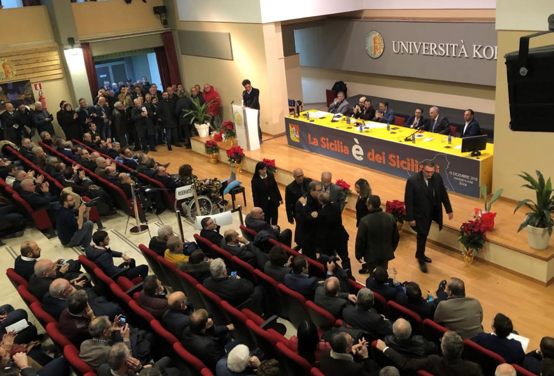 Autonomia o sovranismo? Torna Raffaele Lombardo e il suo movimento auonomista. Ieri incontro ad Enna con tutta la Giunta Musumeci