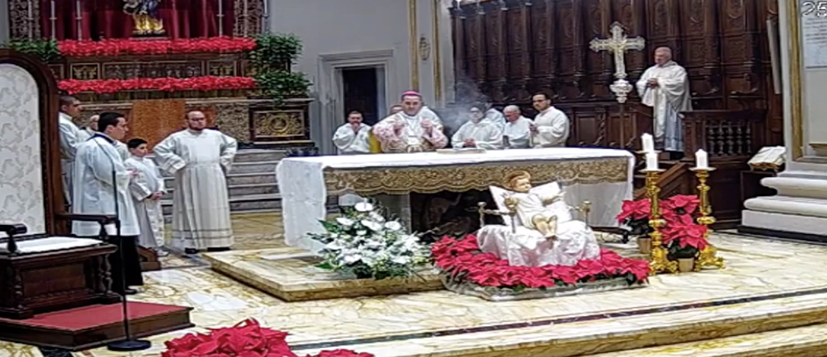 Dalla Cattedrale di Ragusa il vescovo Cuttitta invita all’unione piena di umanità. Nella messa di Natale