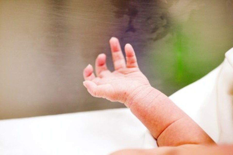 Neonata deceduta a Vittoria, ci sarà autopsia. I genitori indagati per omicidio colposo