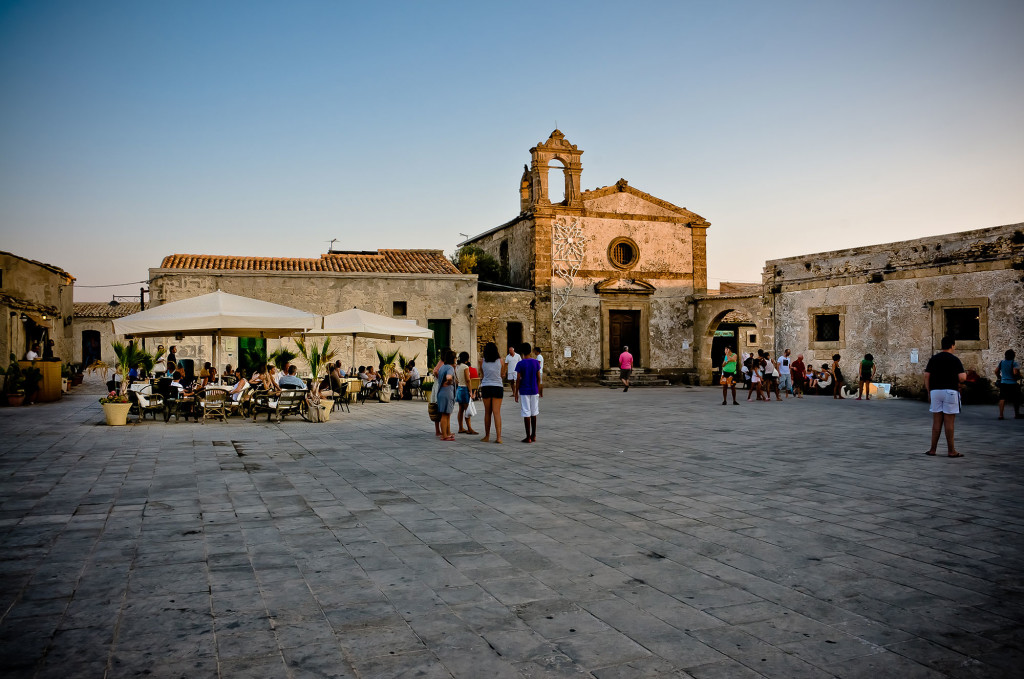 Il borgo di Marzamemi testimonial di una nota marca di fazzolettini
