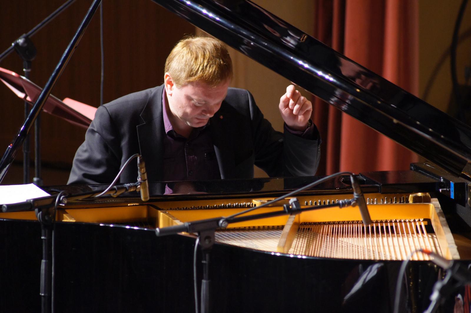 Il pianista Karl Eichinger ospite di “Melodica” sabato al Teatro Don Bosco di Ragusa con il concerto “Rapsodia in blu…”.