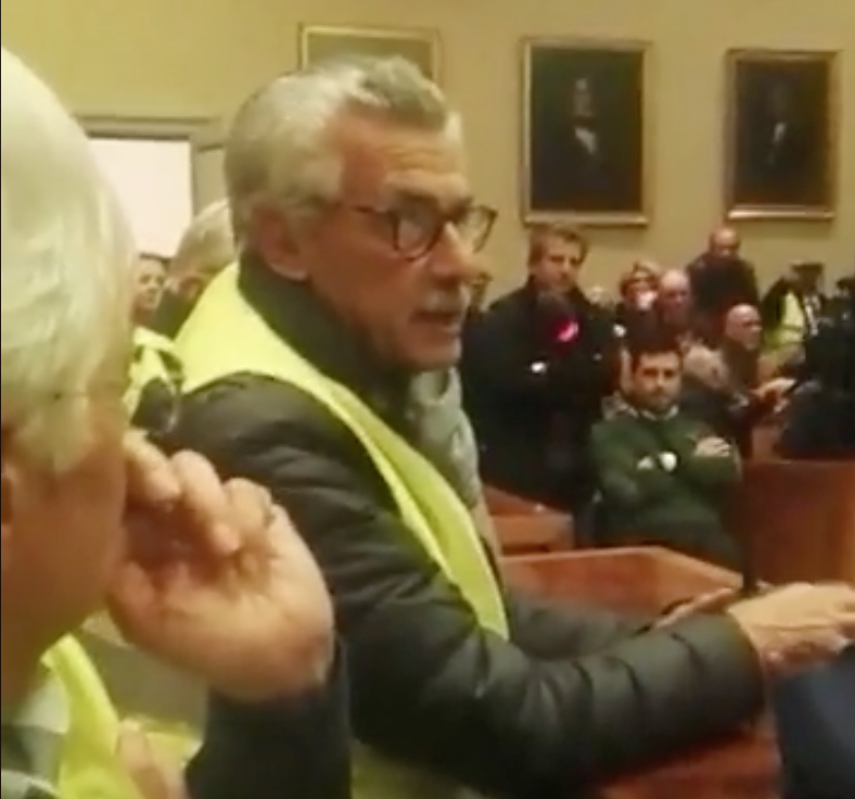 A Modica gli azionisti Bapr in Consiglio comunale aperto. Con i gillet gialli. Ecco cosa le prossime mosse
