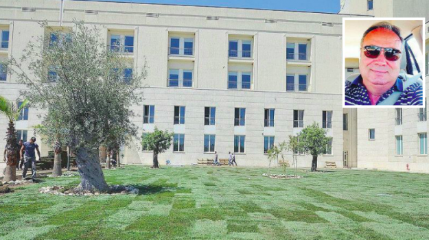 Morte sospetta all’ospedale di Ragusa, quattro medici indagati