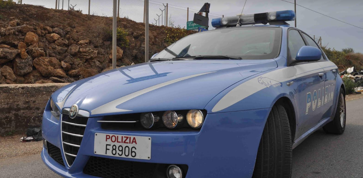 Sorpreso mentre abbandonava rifiuti in strada: multato 40enne dalla Polizia a Vittoria