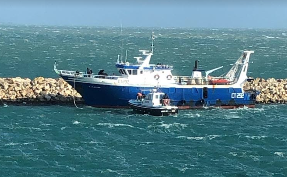 Due motopesca in difficoltà a causa del mare forte. Intervento della Guardia Costiera di Pozzallo