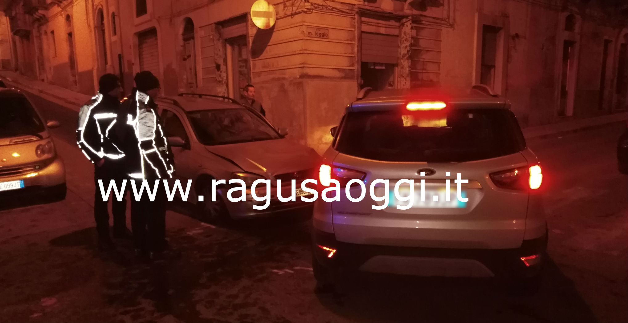 Incidente in centro storico a Ragusa. Scontro non grave nella notte tra due auto