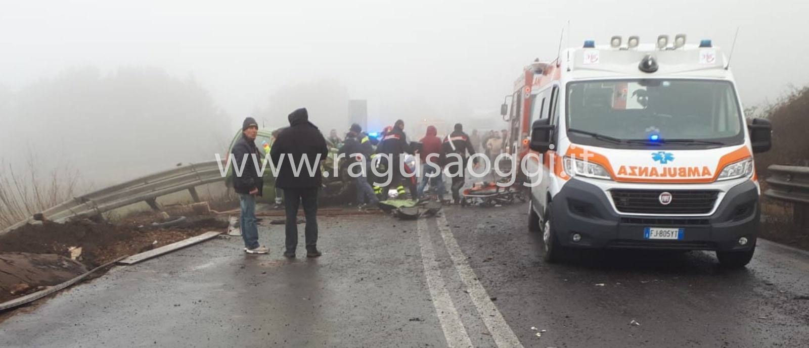 Incidente stradale al primo svincolo della Ragusa – Catania. Gravissimo l’automobilista su cui è caduta una lastra di marmo