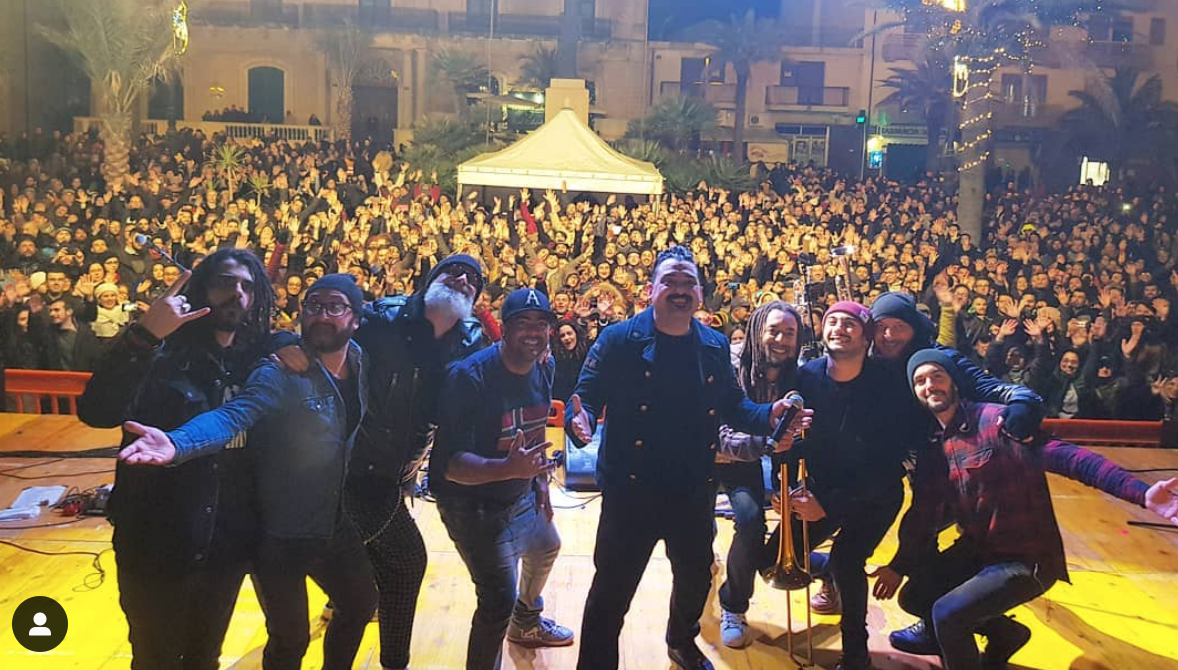 A Pozzallo con Roy Paci un Capodanno “toda beleza”. I VIDEO DALLA DIRETTA SOCIAL