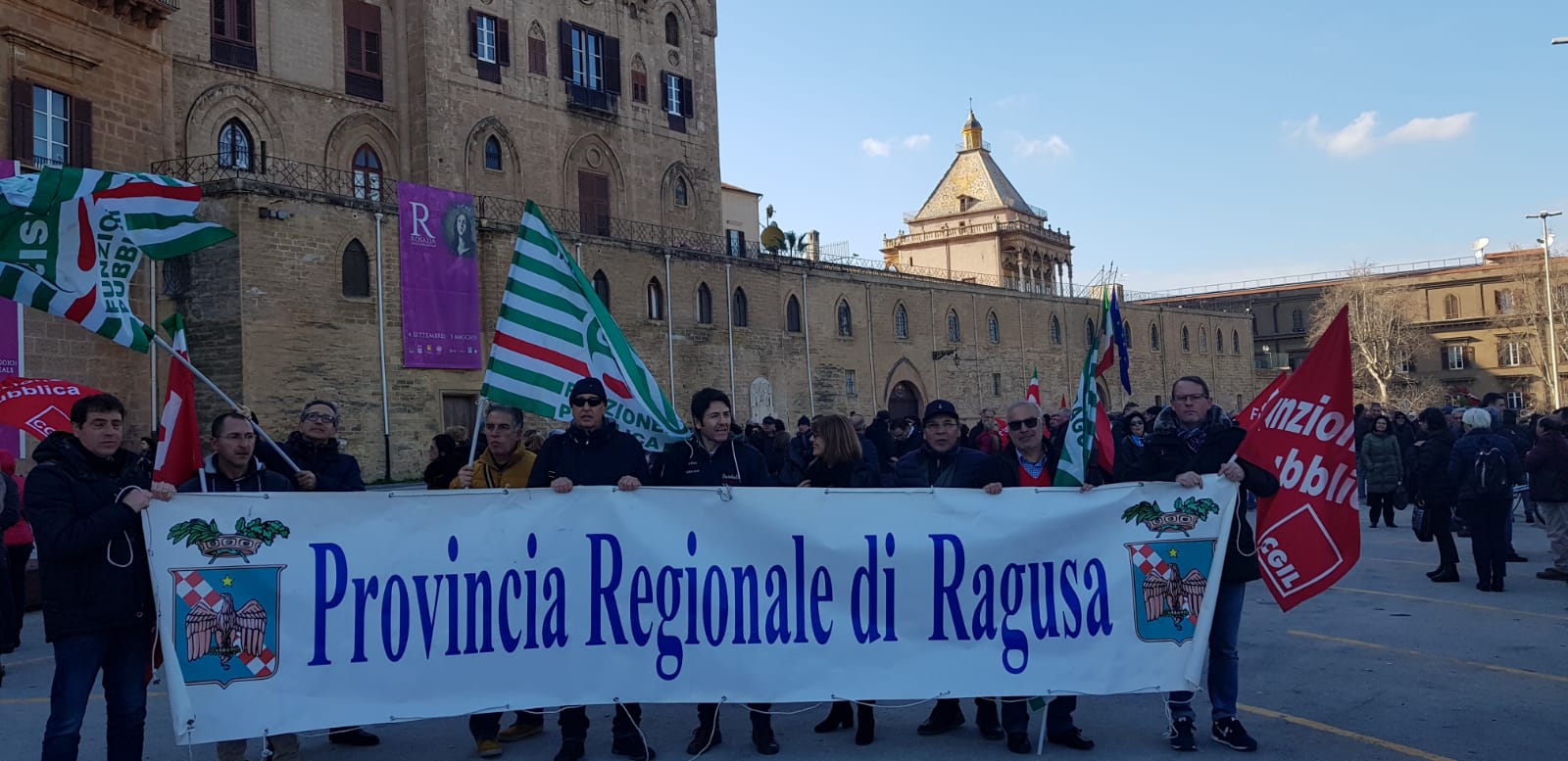 I dipendenti delle ex Province in protesta a Palermo