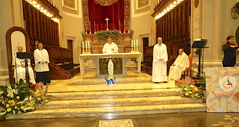 Celebrata la giornata del malato con l’arrivo della statua della Madonna di Lourdes. FOTO E VIDEO