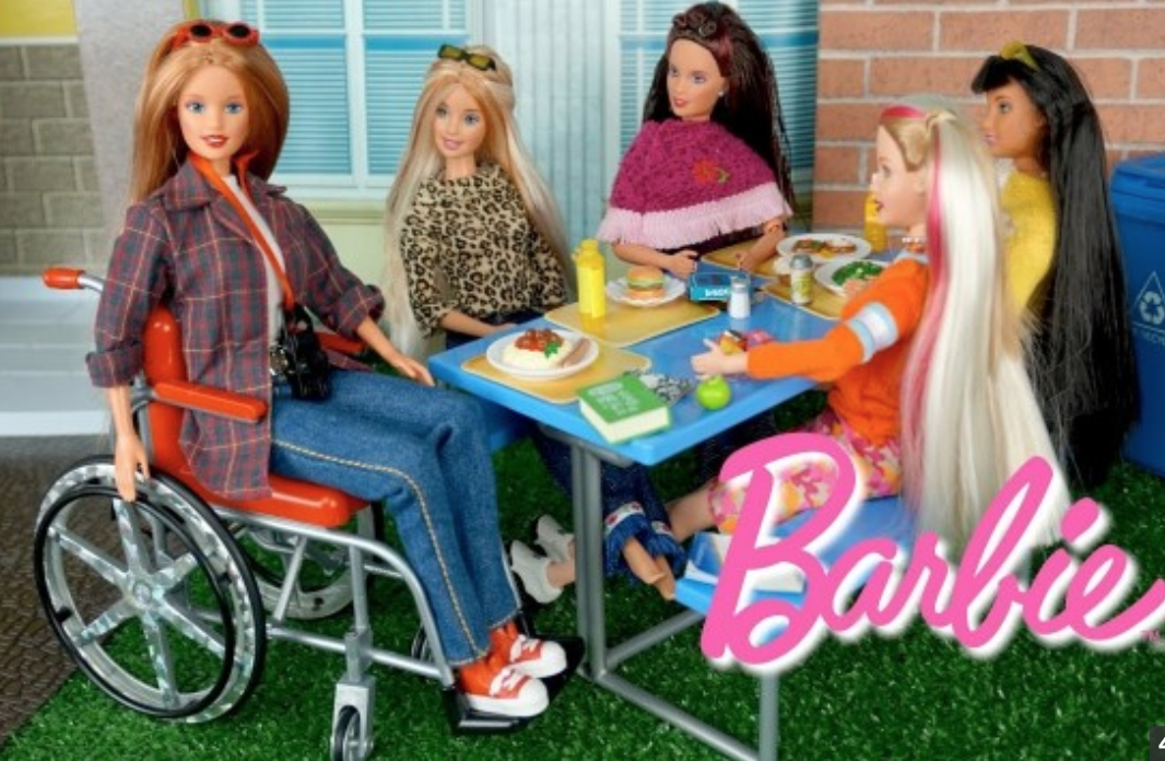 Arriva la Barbie con la sedia a rotelle. Ecco perché nasce questa scelta
