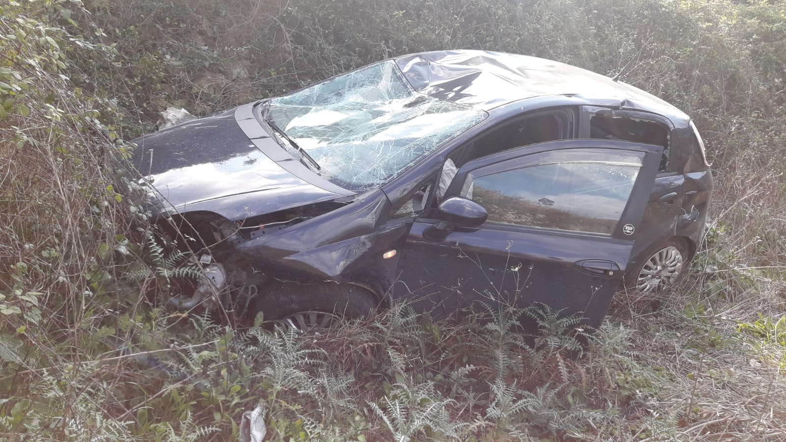 Auto precipita in un burrone, incidente vicino Modica