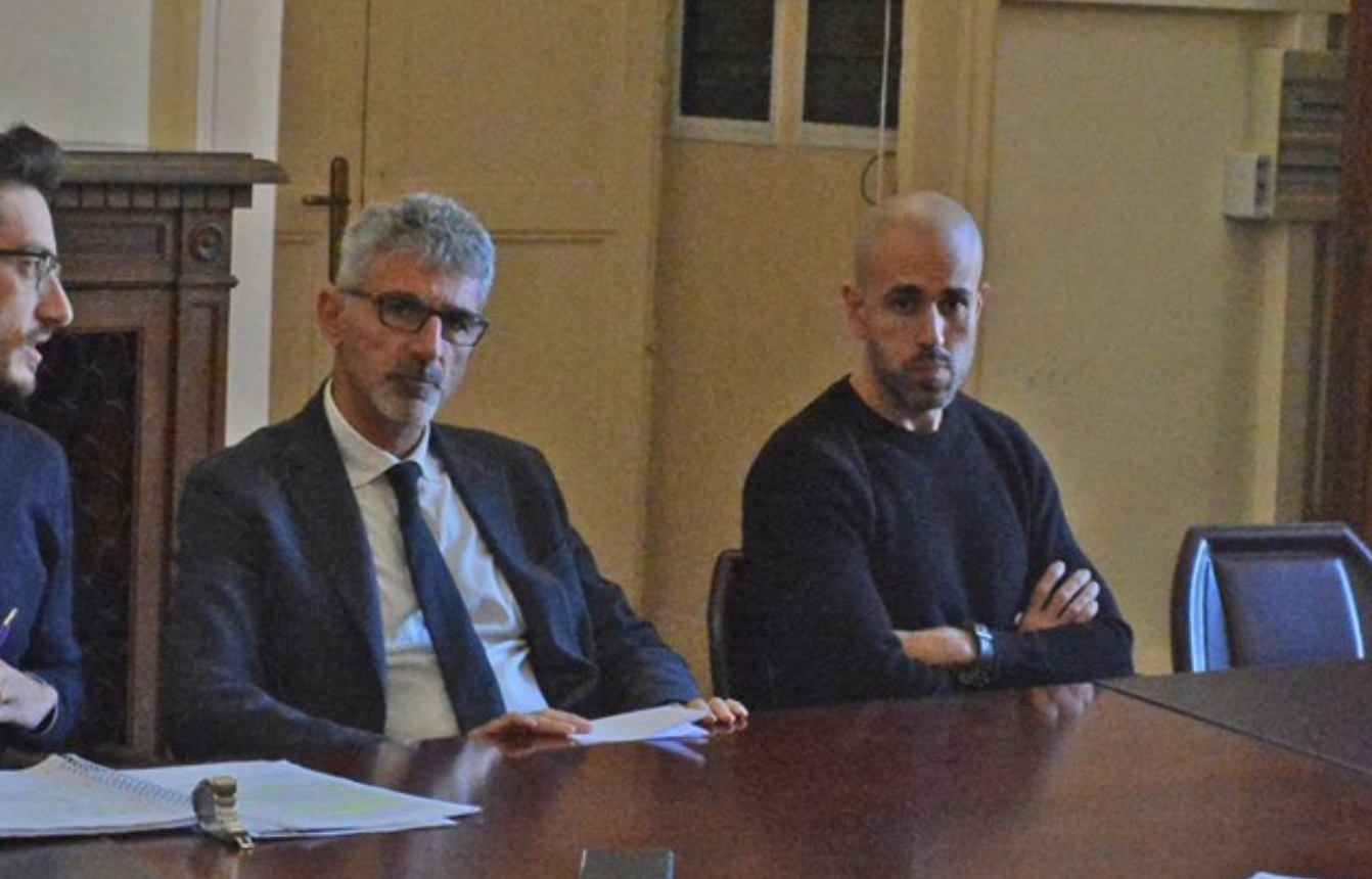 Il sindaco Cassì prende a pagamento Fabio Manenti come consulente per la sua comunicazione. Costerà 2500 euro lordi per ogni mese