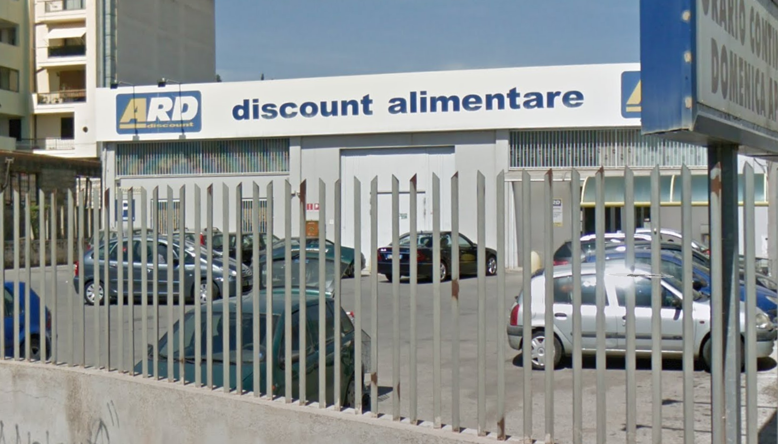 Rapina all’Ard Discount di Vittoria poco dopo l’orario di chiusura