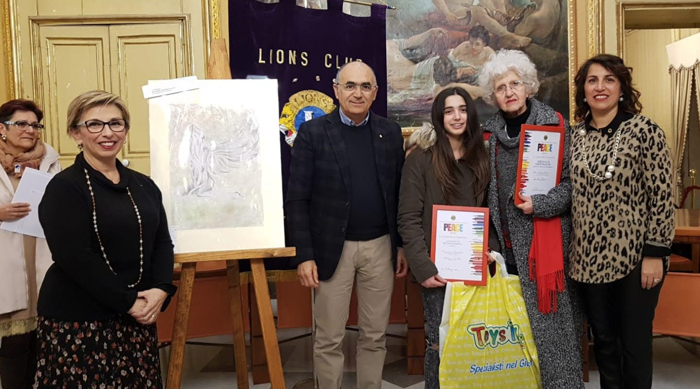 Un poster per la pace, inaugurata a Scicli la mostra promossa dal Lions con coinvolgimenti studenti