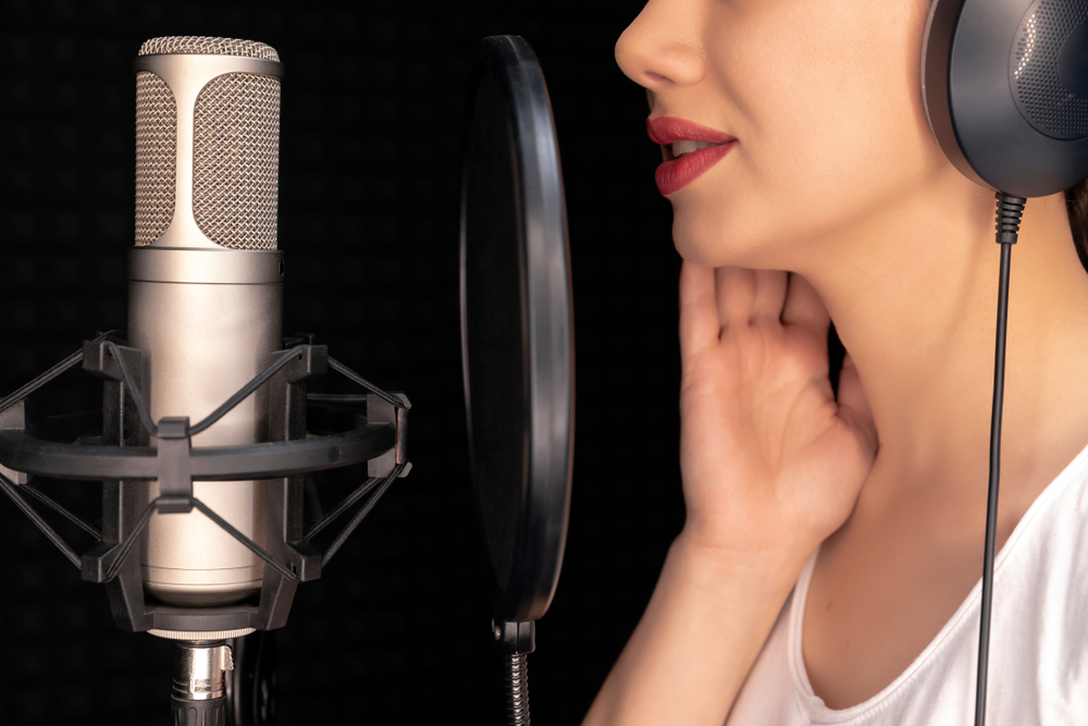 Speakeraggio professionale: la voce al servizio di clienti internazionali