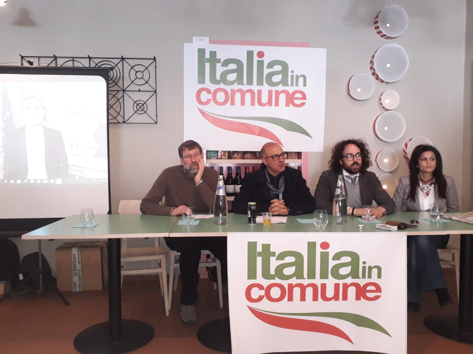 Presentata Italia in Comune a Ragusa. Il movimento del sindaco di Parma, Pizzarotti, alternativo ai 5 Stelle, si presenta con gli ex assessori dissidenti Conti, Brafa e Dimartino
