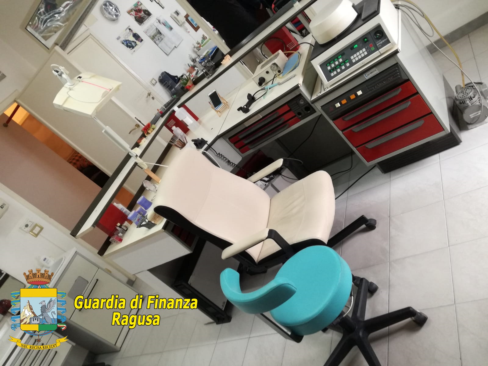 Scoperto a Ragusa falso dentista. Ambulatorio in centro storico