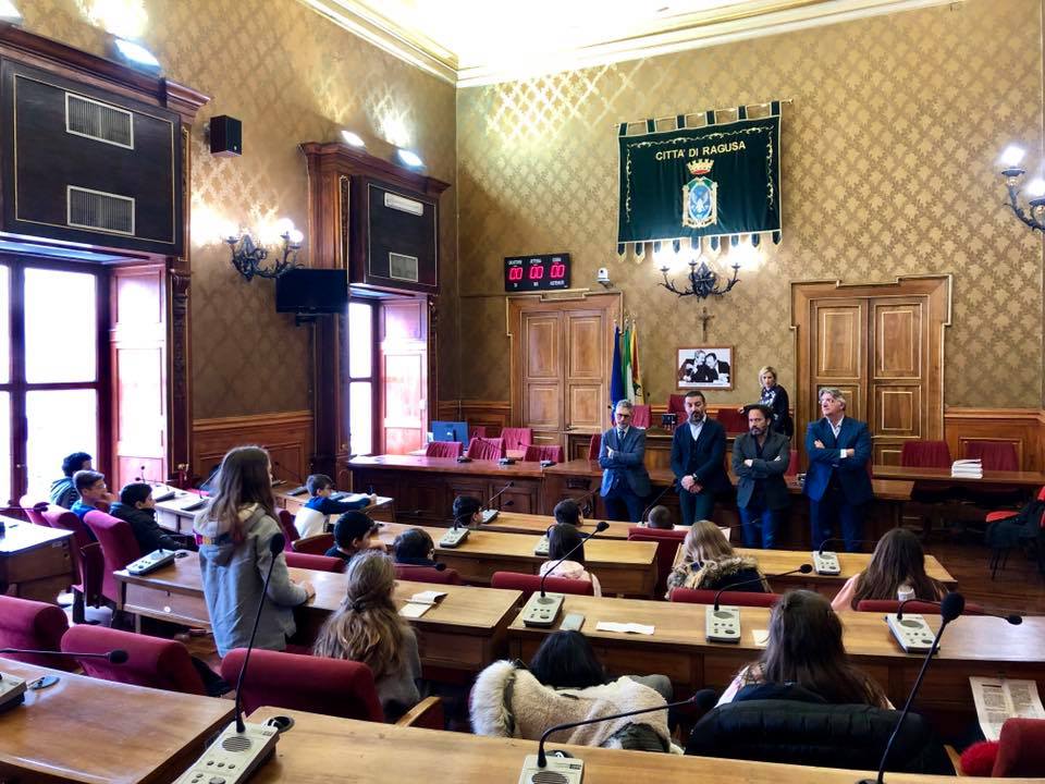 Alunni della scuola Vann’Antò hanno incontrato l’Amministrazione comunale