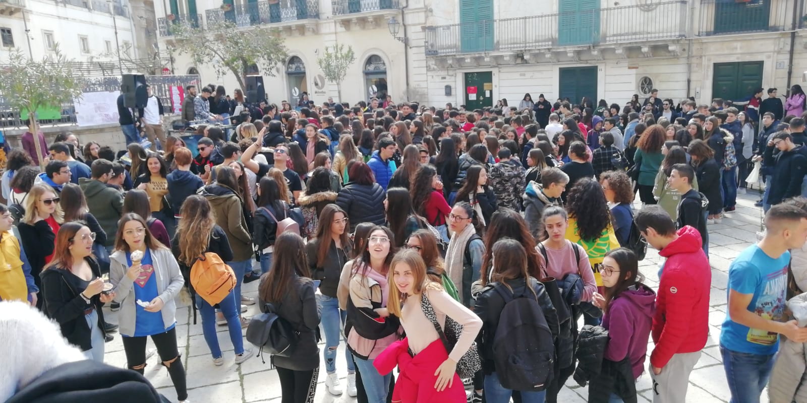 Gli studenti iblei scioperano per il clima e l’ambiente. Friday for Future ecco i cortei a Scicli e Vittoria. FOTO E VIDEO