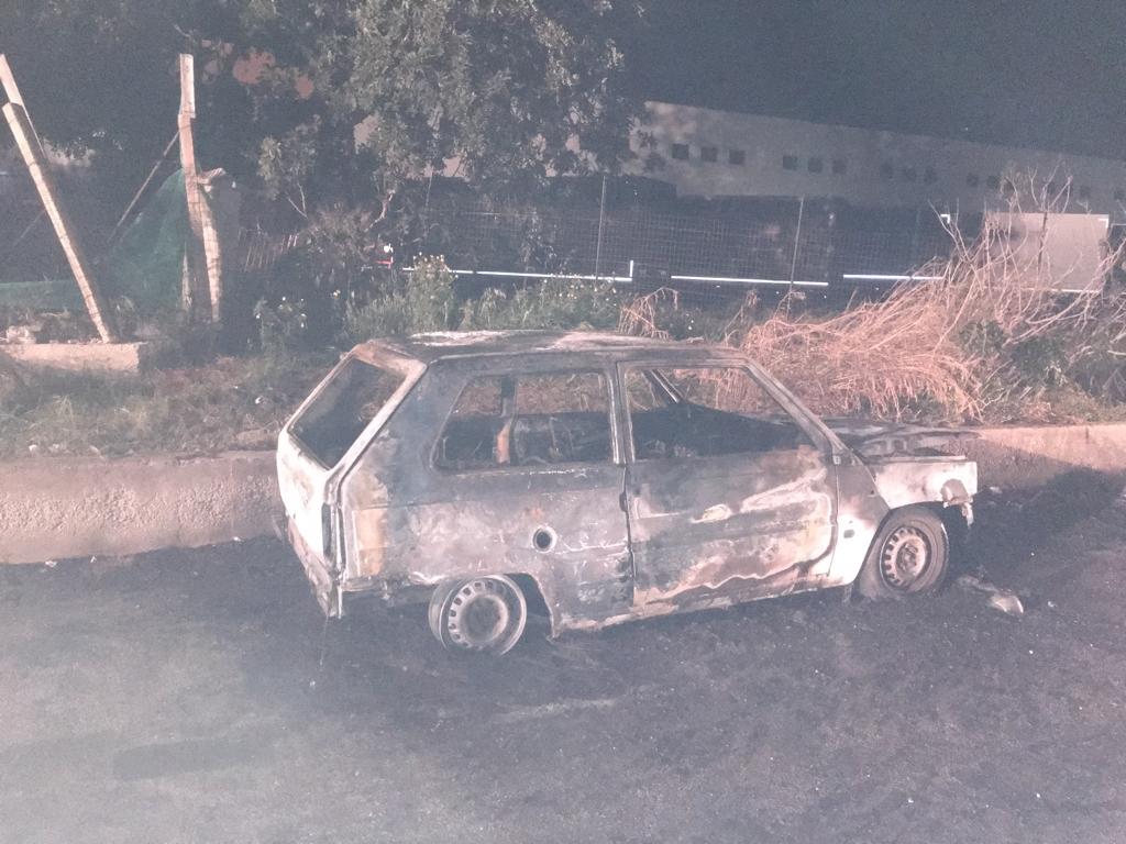 A Modica grave atto intimidatorio: in fiamme l’auto dell’Ufficio Ecologia